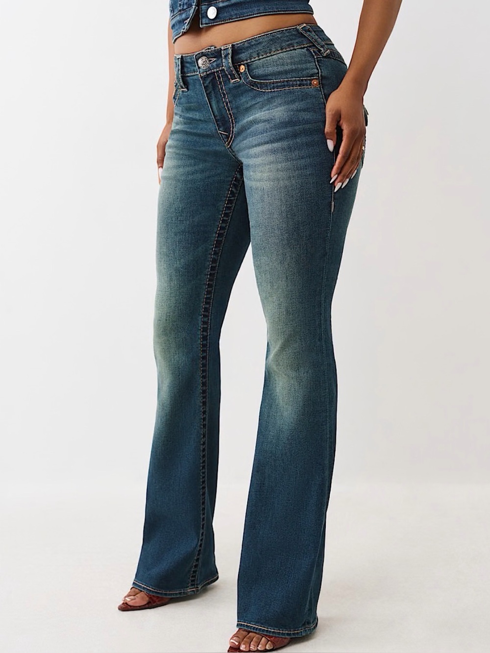 NWT True Religion Becca Big T Mid-Rise Bootcut Jeans Sz 25 Retail $204 - Picture 2 of 15